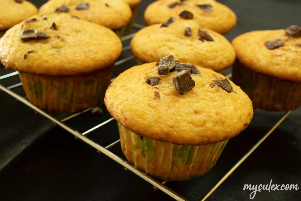 Eggless Vanilla & Choco Chunk Muffin