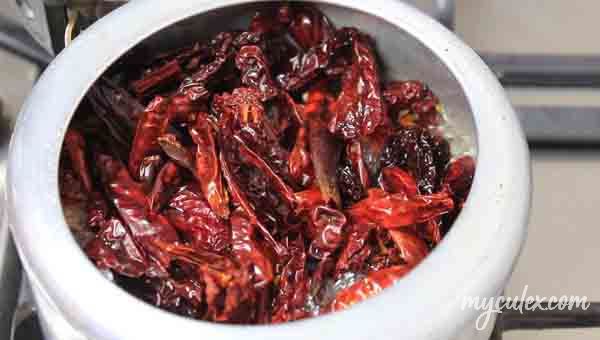 Schezwan sauce Rinse & boil chilies in water