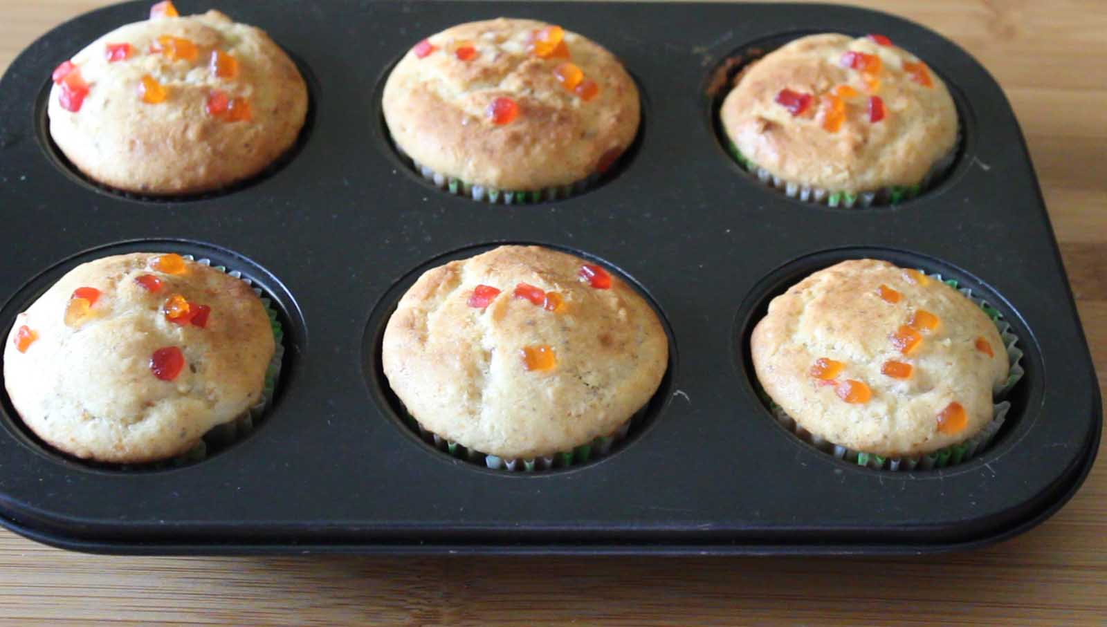 18 bake muffins