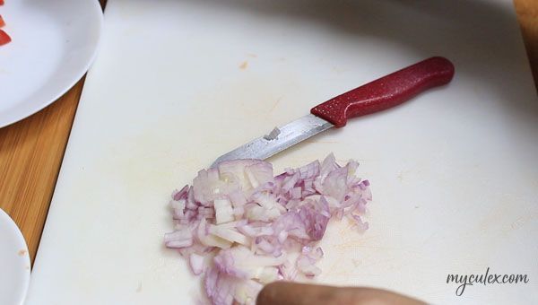 chop onions finely