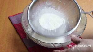 3. Add sifted flour, salt, baking powder and vanilla powder.