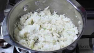 2. Add rice flour to boiling water.