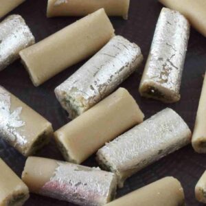 Kaju pista roll pin it