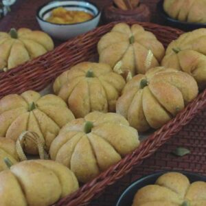 Pumpkin bun pin it